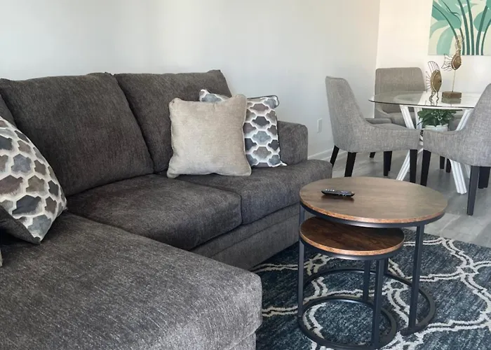 Crystal Sands Phila Ave Apartment *
